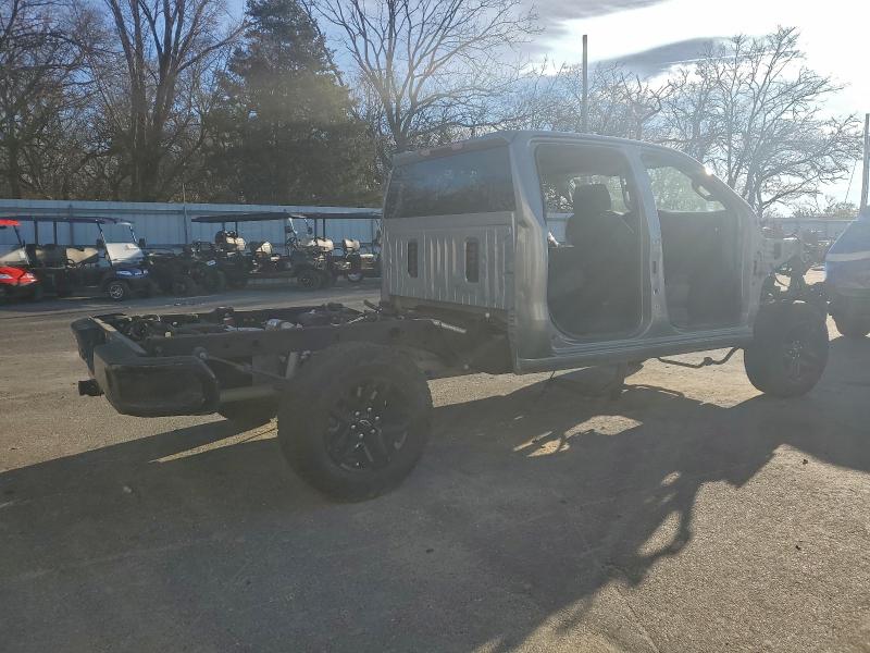 Фото 3 с аукциона – 2025 CHEVROLET SILVERADO с VIN 3GCUKCED2SG189385