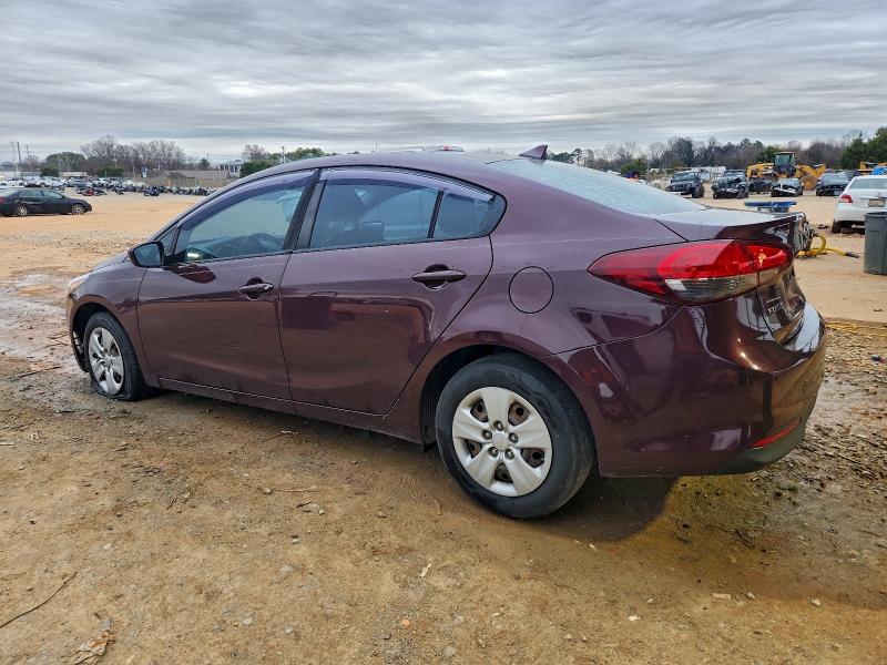 Foto 2 de la subasta – 2017 KIA FORTE LX con VIN 3KPFK4A72HE126015