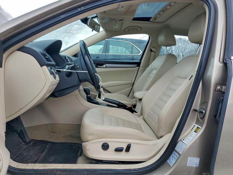 Photo 7 from auction – 2015 VOLKSWAGEN PASSAT SE with VIN 1VWBT7A37FC011874
