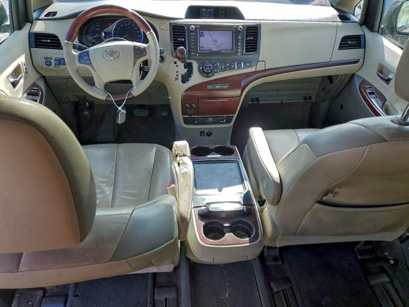 Photo 8 from auction – 2012 TOYOTA SIENNA XLE with VIN 5TDDK3DC1CS038727