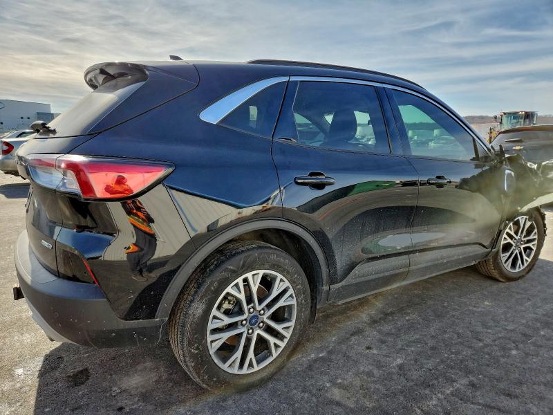 Photo 3 from auction – 2020 FORD ESCAPE SEL with VIN 1FMCU9H91LUB04837