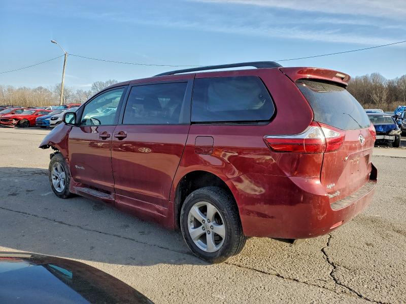 Photo 2 from auction – 2017 TOYOTA SIENNA LE with VIN 5TDKZ3DC7HS876447