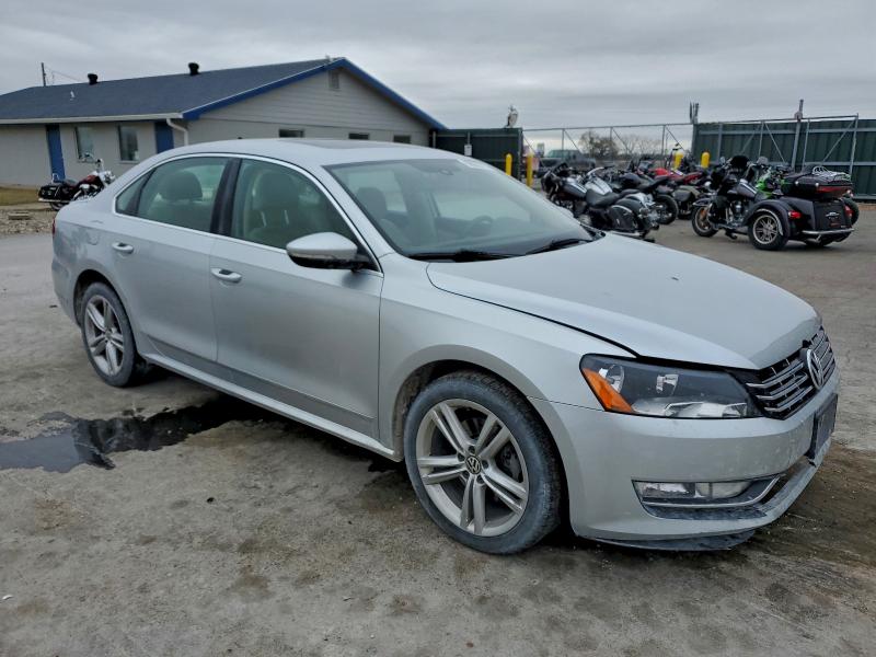 Photo 4 from auction – 2012 VOLKSWAGEN PASSAT SEL with VIN 1VWCN7A38CC068580