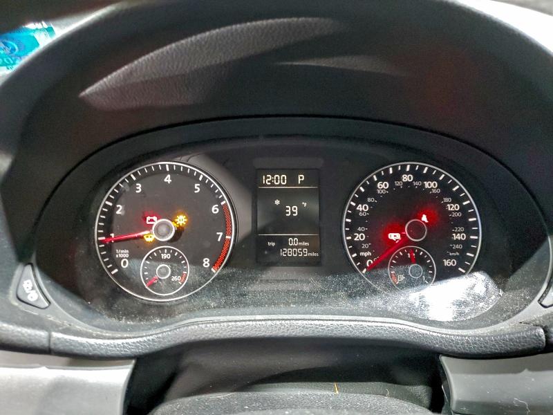 Photo 9 from auction – 2013 VOLKSWAGEN PASSAT S with VIN 1VWAP7A35DC088238