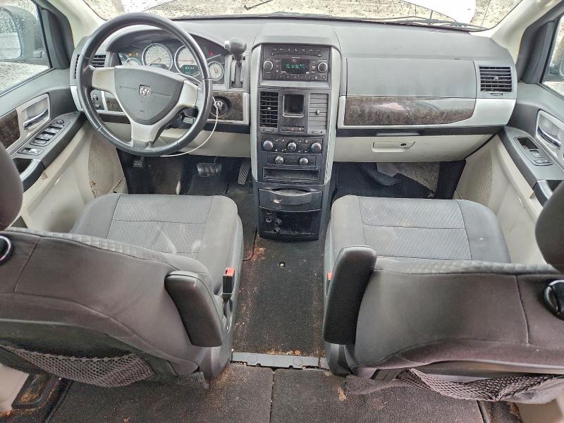 Photo 8 from auction – 2010 DODGE GRAND CARA with VIN 2D4RN5D10AR444479