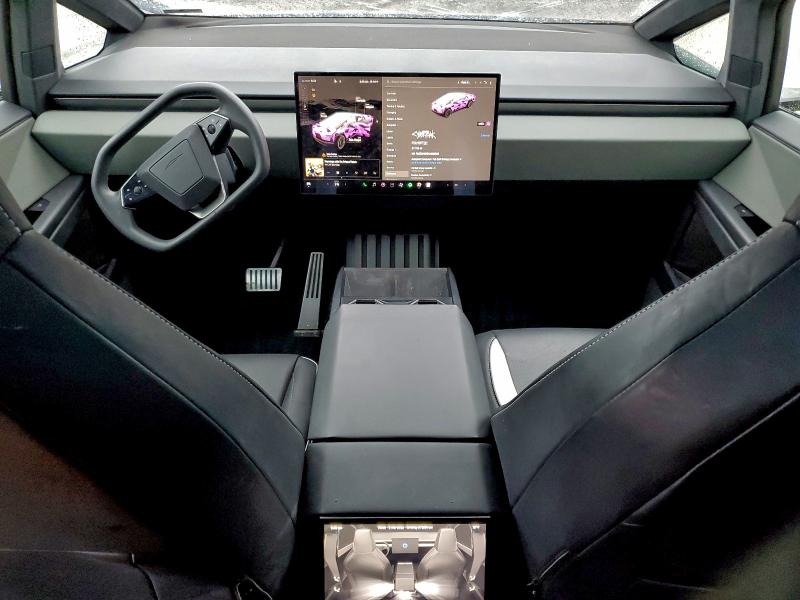 Photo 8 from auction – 2024 TESLA CYBERTRUCK with VIN 7G2CEHED8RA028338