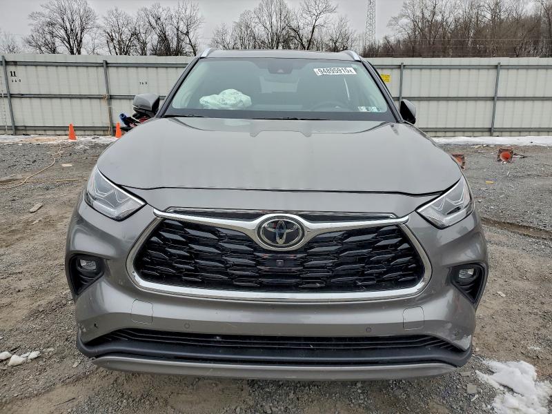 Photo 5 from auction – 2025 TOYOTA HIGHLANDER with VIN 5TDKBRCHXSS647403