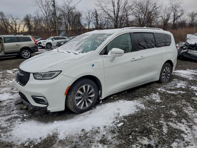CHRYSLER PACIFICA 2021 with VIN 2C4RC1L77MR586110 - Photo from auction