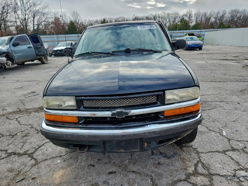 Photo 5 from auction – 2001 CHEVROLET S10 with VIN 1GCDT19W41K135350