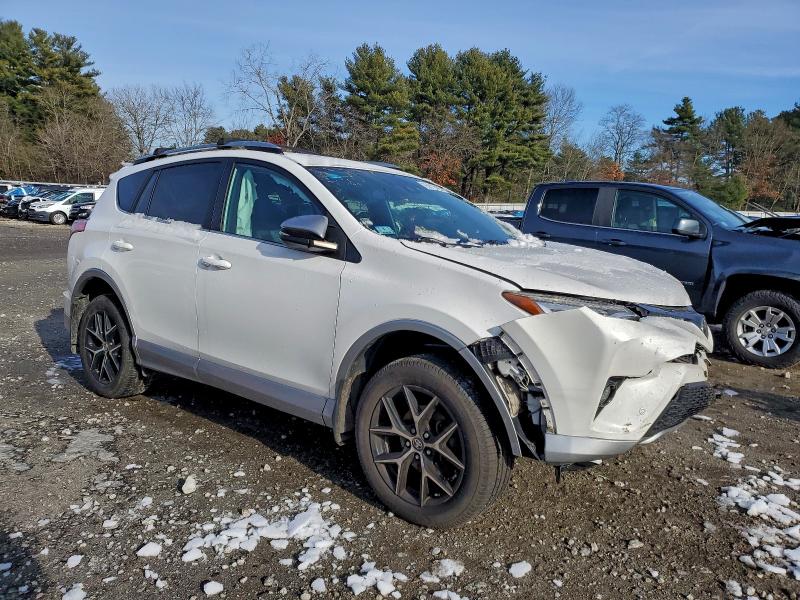 Photo 4 from auction – 2017 TOYOTA RAV4 SE with VIN 2T3JFREV8HW617987