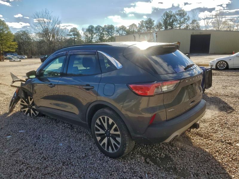 Photo 2 from auction – 2020 FORD ESCAPE with VIN 1FMCU9H99LUA39459