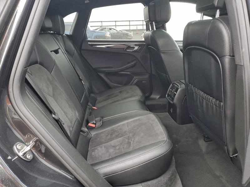 Photo 11 from auction – 2017 PORSCHE MACAN with VIN WP1AA2A51HLB83375