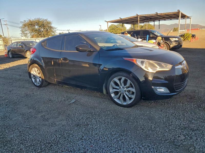 Photo 4 from auction – 2013 HYUNDAI VELOSTER with VIN KMHTC6AD8DU172277
