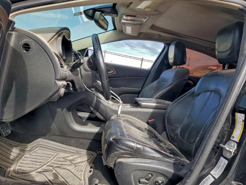 Photo 7 from auction – 2016 CHRYSLER 200 C with VIN 1C3CCCCB2GN147361