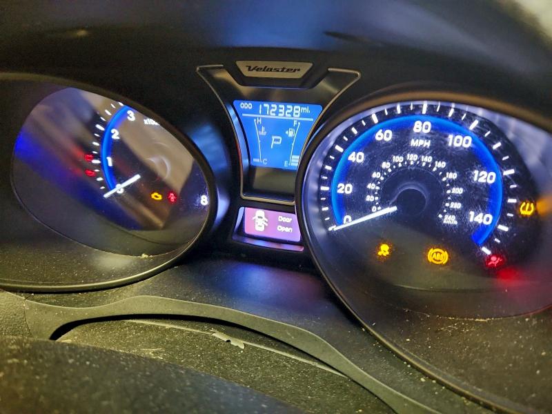 Photo 9 from auction – 2015 HYUNDAI VELOSTER T with VIN KMHTC6AE8FU224938