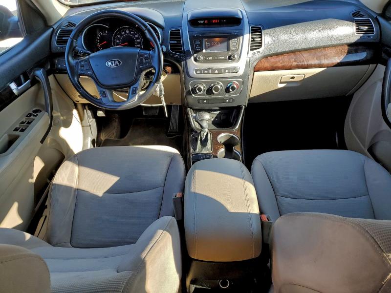 Photo 8 from auction – 2014 KIA SORENTO LX with VIN 5XYKT4A67EG512317