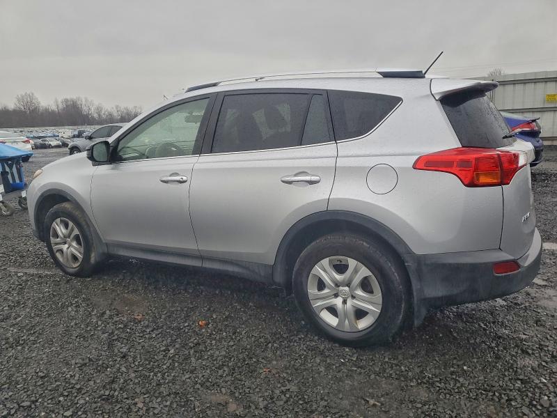 Photo 2 from auction – 2015 TOYOTA RAV4 LE with VIN JTMBFREV0FD127073