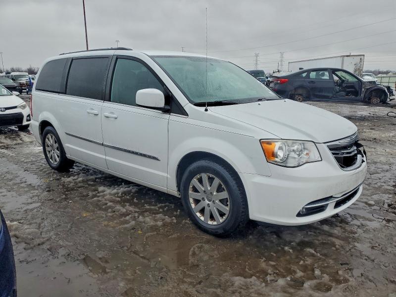 Photo 4 from auction – 2014 CHRYSLER TOWN & COU with VIN 2C4RC1BG0ER437301