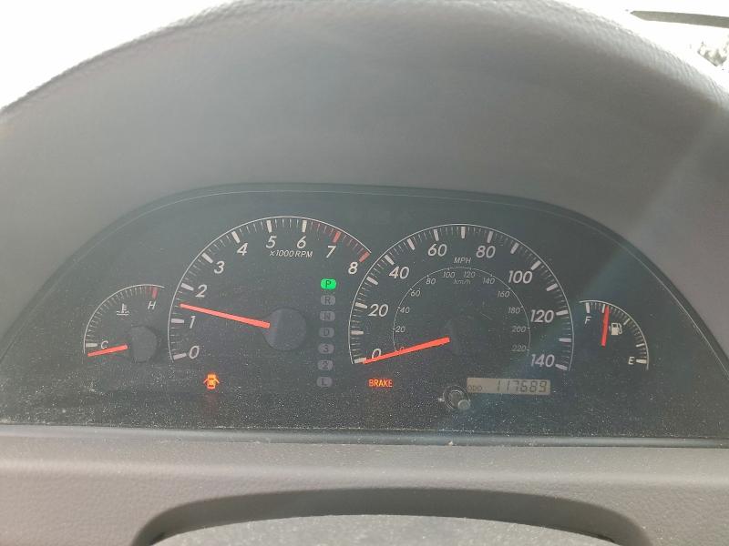 Photo 9 from auction – 2005 TOYOTA CAMRY LE with VIN 4T1BE32K35U555580