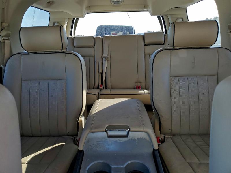 Photo 10 from auction – 2006 LINCOLN NAVIGATOR with VIN 5LMFU275X6LJ12199