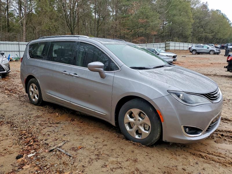 Photo 4 from auction – 2018 CHRYSLER PACIFICA H with VIN 2C4RC1L78JR198461