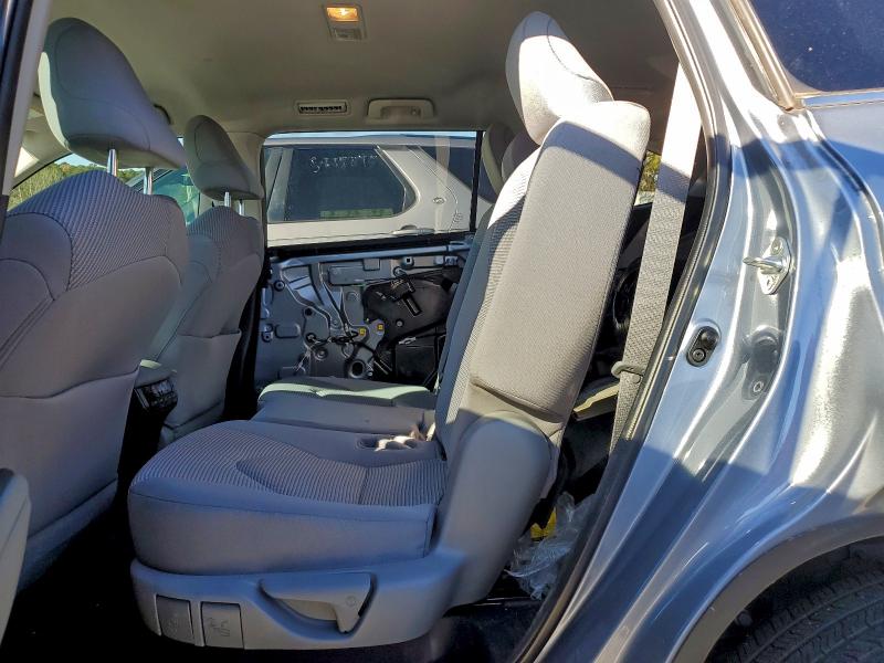 Photo 11 from auction – 2022 TOYOTA HIGHLANDER with VIN 5TDZZRAH9NS134404