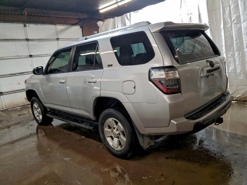 Photo 2 from auction – 2015 TOYOTA 4RUNNER SR with VIN JTEBU5JR5F5254317