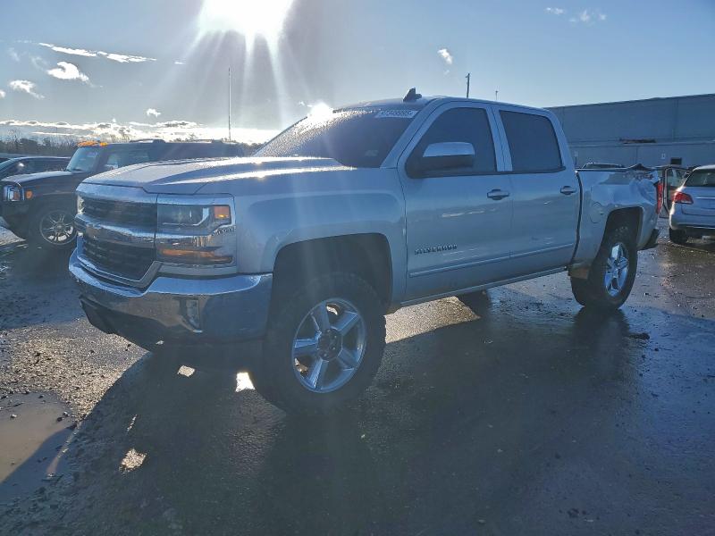 CHEVROLET SILVERADO 2018 with VIN 3GCUKREC4JG612394 - Photo from auction