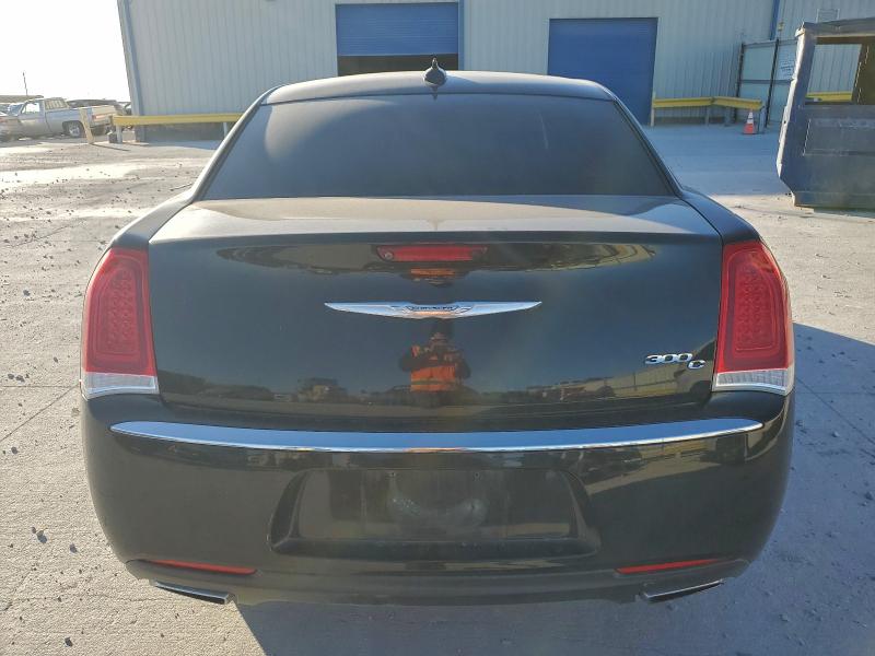 Photo 6 from auction – 2017 CHRYSLER 300C with VIN 2C3CCAEG6HH646090