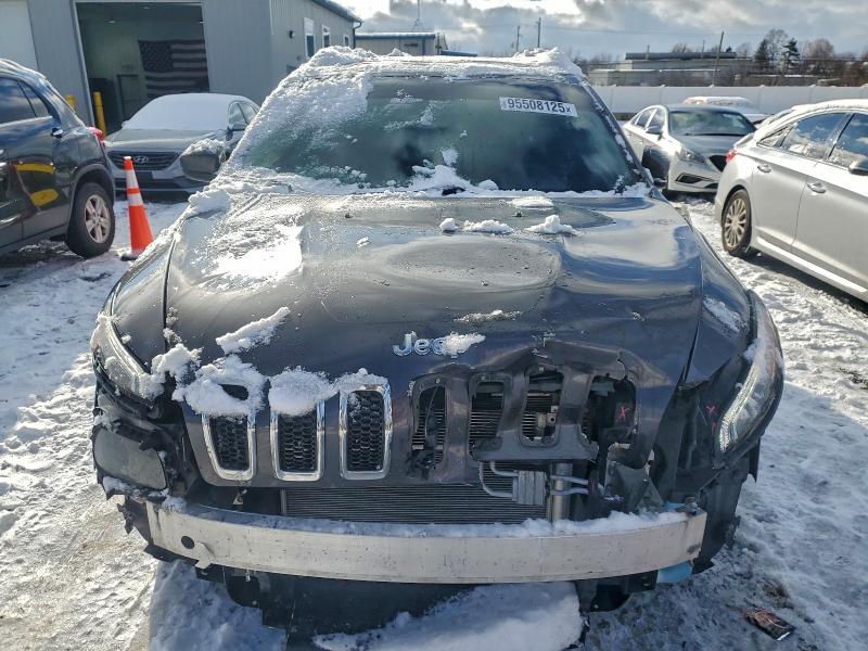 Photo 5 from auction – 2018 JEEP CHEROKEE L with VIN 1C4PJLLBXJD519903