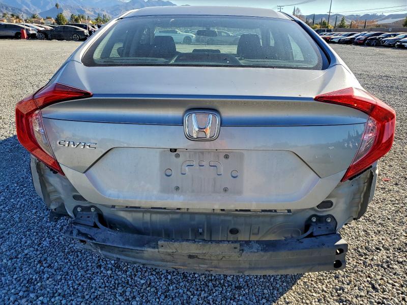Photo 6 from auction – 2018 HONDA CIVIC LX with VIN 2HGFC2F52JH598090