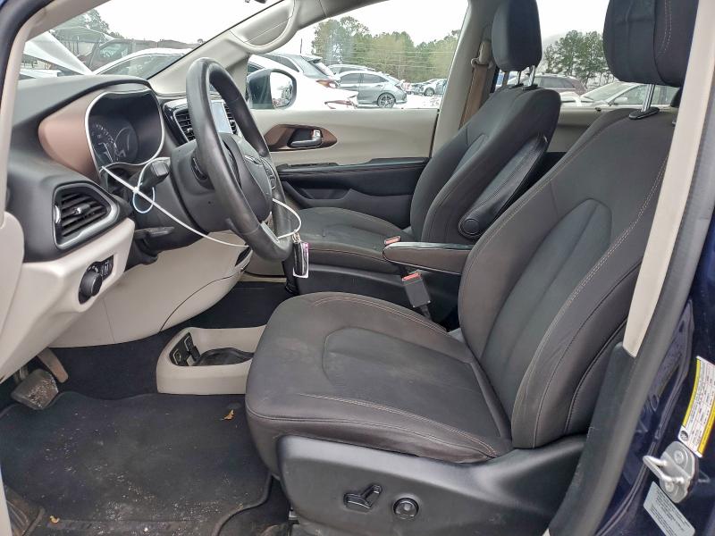 Photo 7 from auction – 2017 CHRYSLER PACIFICA T with VIN 2C4RC1DG1HR636228
