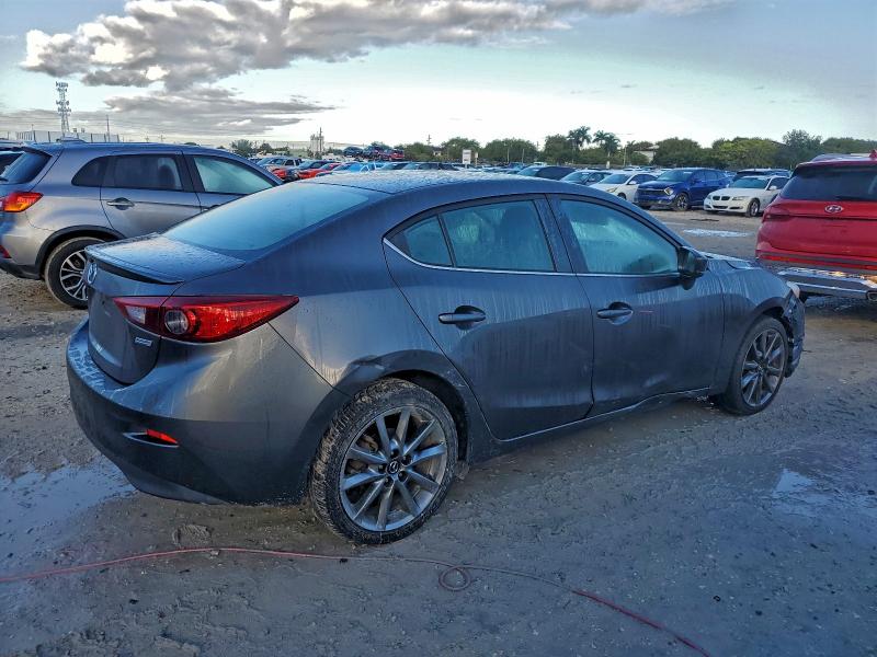 Photo 3 from auction – 2018 MAZDA 3 TOURING with VIN 3MZBN1V35JM244693