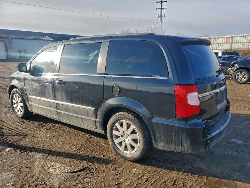 Photo 2 from auction – 2016 CHRYSLER TOWN & COU with VIN 2C4RC1BG6GR297063