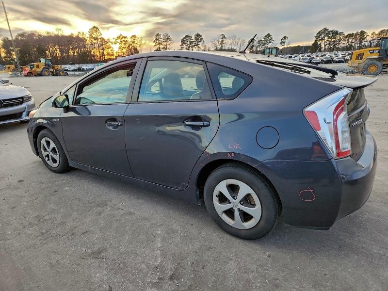 Photo 2 from auction – 2015 TOYOTA PRIUS with VIN JTDKN3DU9F0476930