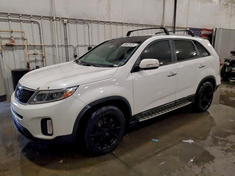 KIA SORENTO EX 2015 with VIN 5XYKUDA78FG562263 - Photo from auction