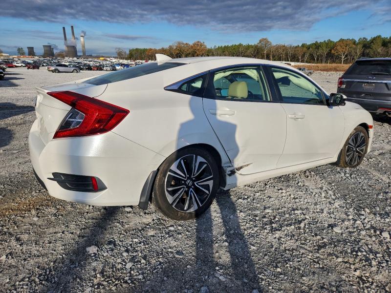Photo 3 from auction – 2018 HONDA CIVIC with VIN JHMFC1F81JX021080