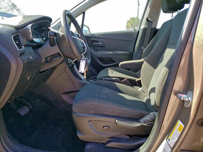 Photo 7 from auction – 2020 CHEVROLET TRAX LS with VIN KL7CJKSBXLB348141