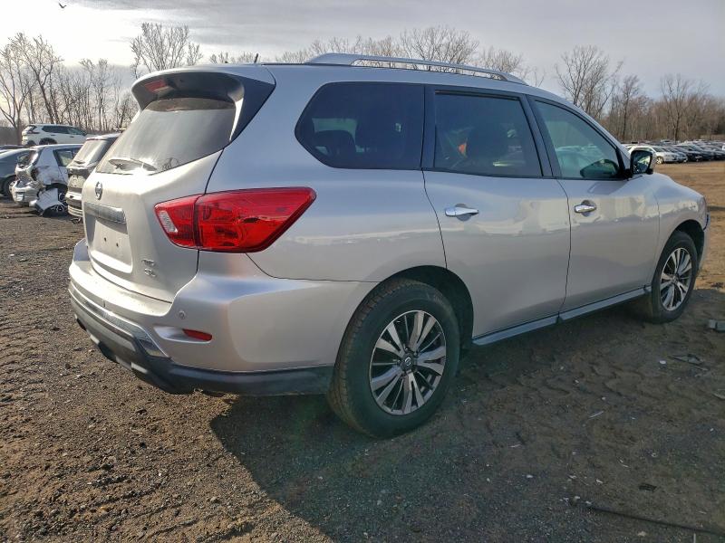 Photo 3 from auction – 2017 NISSAN PATHFINDER with VIN 5N1DR2MM7HC692800