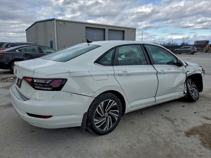 Photo 3 from auction – 2020 VOLKSWAGEN JETTA with VIN 3VWEB7BU2LM058117