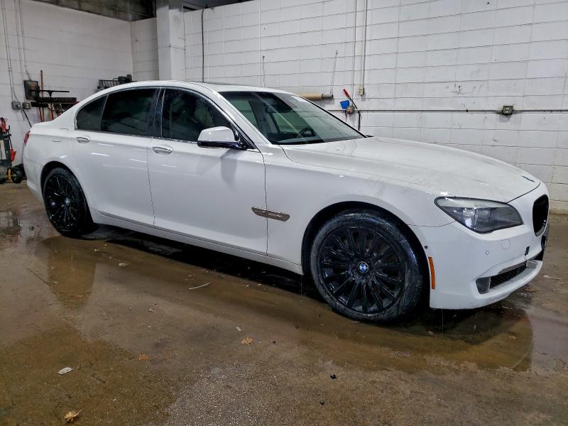 Photo 4 from auction – 2011 BMW 750 with VIN WBAKC6C54BC395342