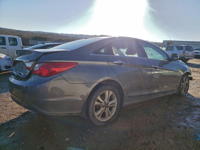 Photo 3 from auction – 2011 HYUNDAI SONATA SE with VIN 5NPEC4AC8BH038952