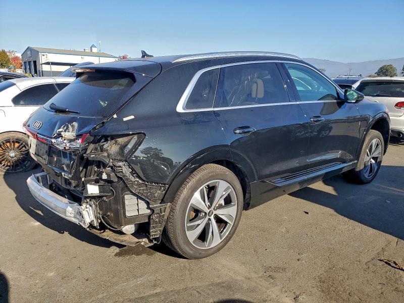 Photo 3 from auction – 2024 AUDI Q8 E-TRON with VIN WA15AAGEXRB006264