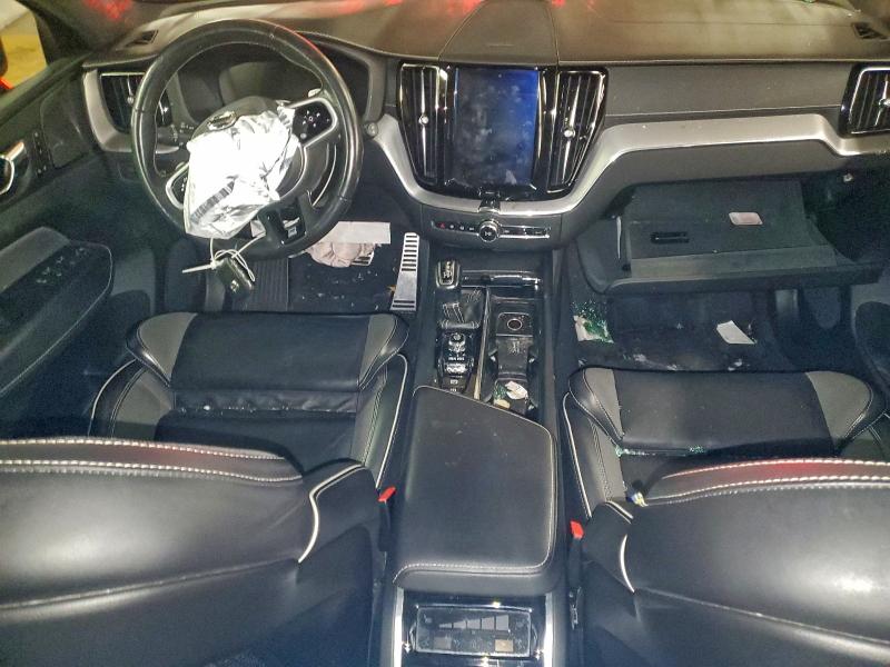 Photo 8 from auction – 2020 VOLVO XC60 T5 R- with VIN YV4102RM5L1530515