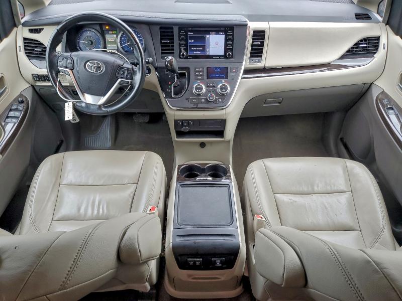 Photo 8 from auction – 2018 TOYOTA SIENNA XLE with VIN 5TDYZ3DC7JS941670