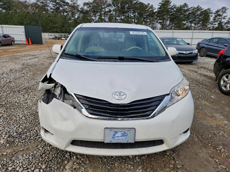 Photo 5 from auction – 2012 TOYOTA SIENNA LE with VIN 5TDKK3DC1CS181538