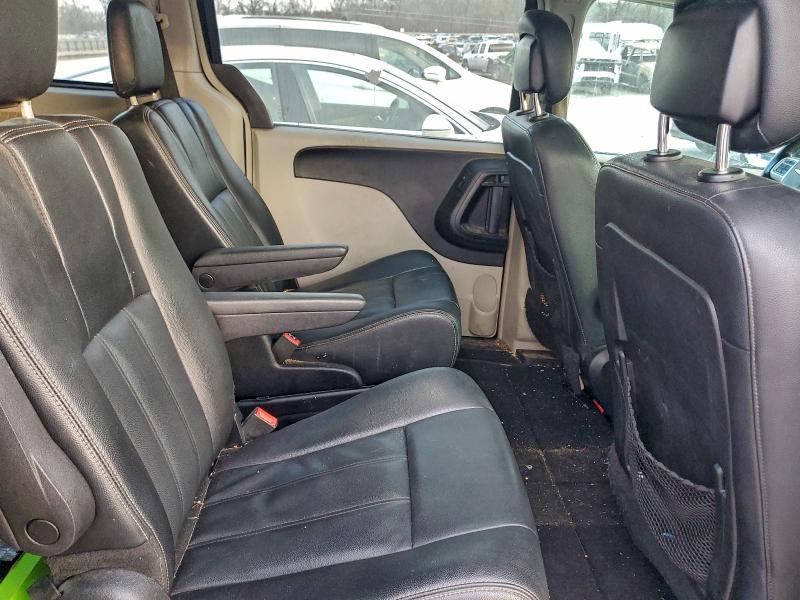 Photo 11 from auction – 2014 CHRYSLER TOWN & COU with VIN 2C4RC1BG1ER326157