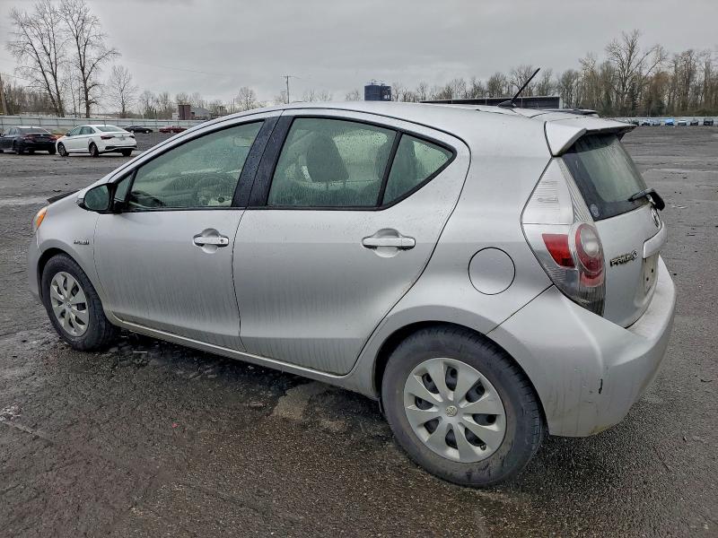 Photo 2 from auction – 2014 TOYOTA PRIUS C with VIN JTDKDTB34E1067112