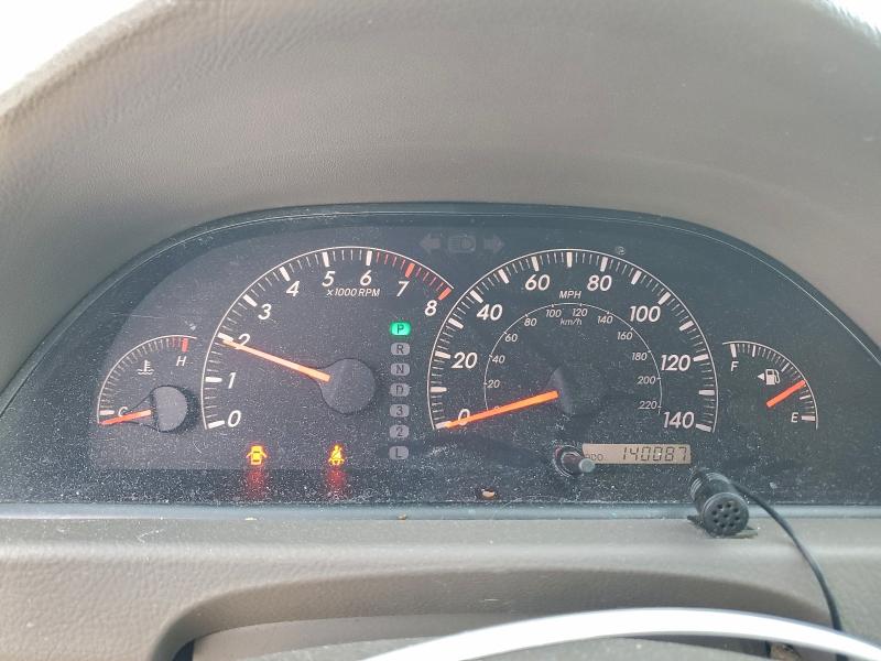 Photo 9 from auction – 2005 TOYOTA CAMRY LE with VIN 4T1BE30K95U961530