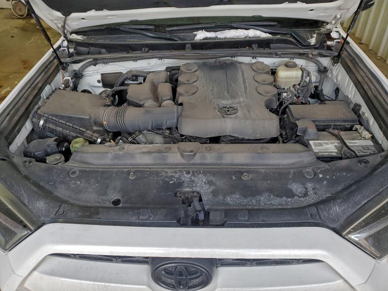 Photo 12 from auction – 2018 TOYOTA 4RUNNER with VIN JTEBU5JR0J5547776